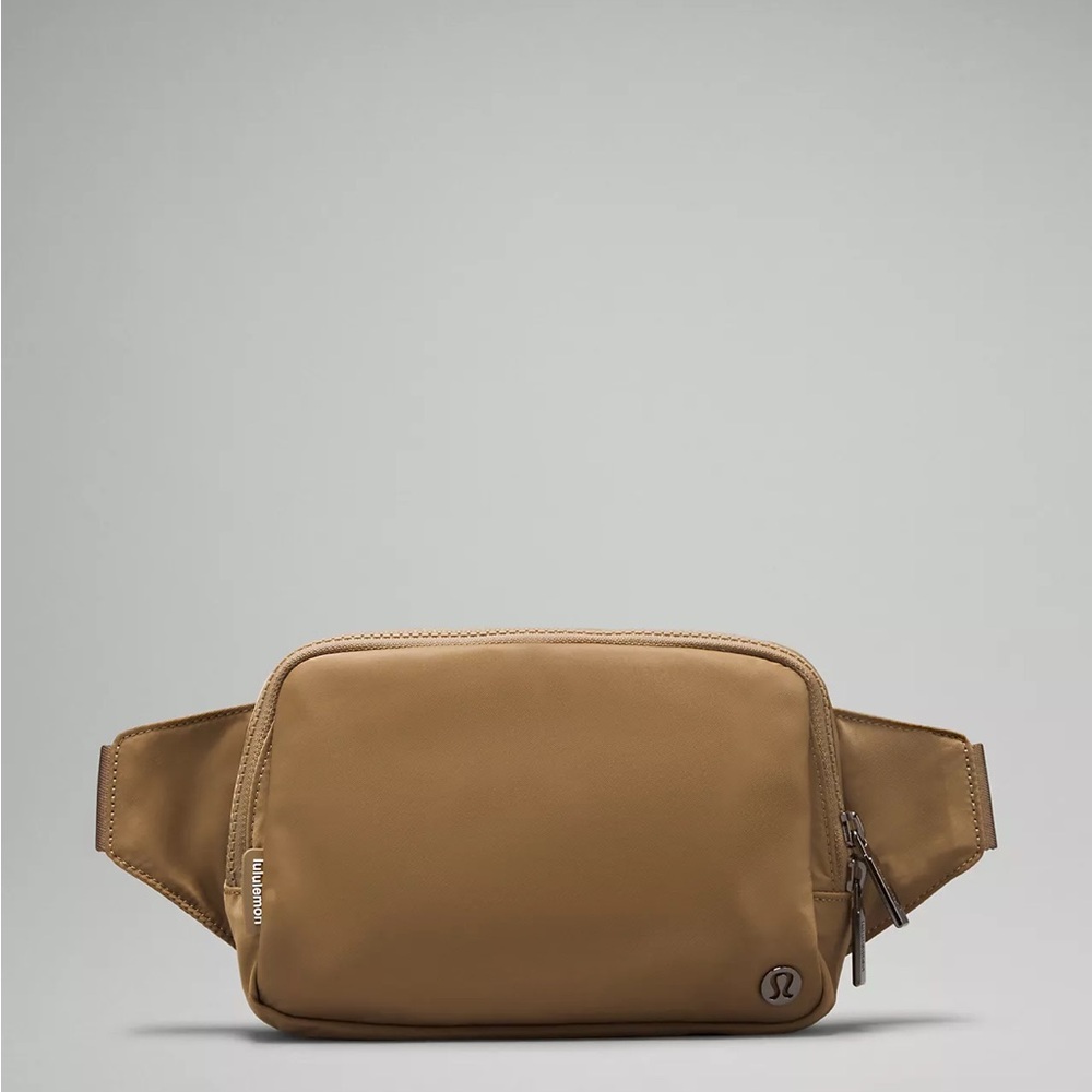 LUULEMON 2L Belt Bag (NWOT)